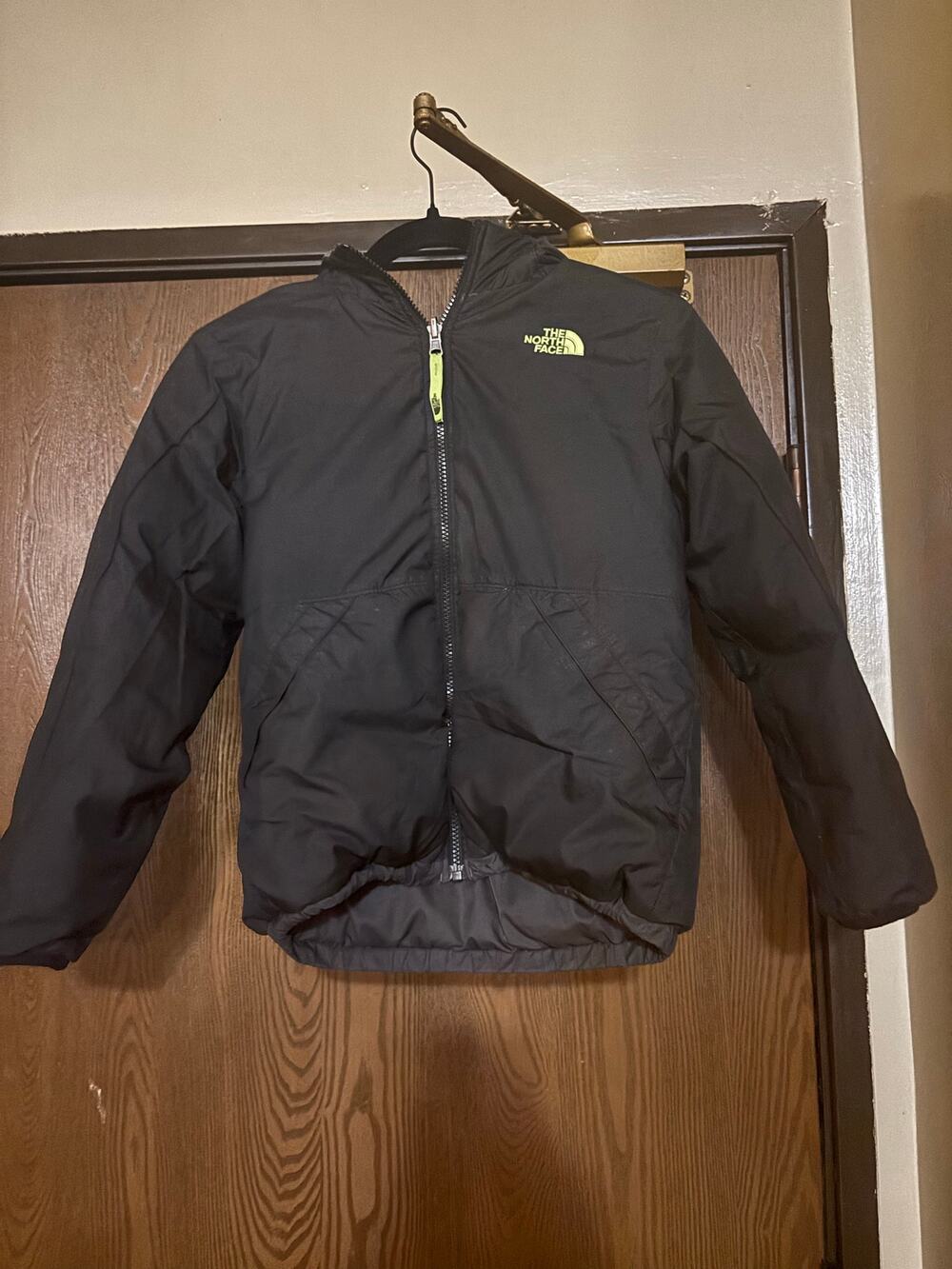 Boys The North Face Black/ Gray Reversible Winter Down Outerwear Puffer Coat